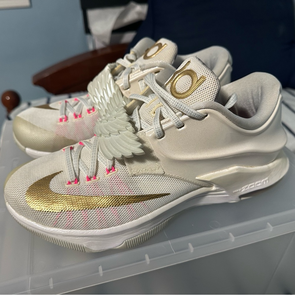 Nike KD 7 Aunt Pearl